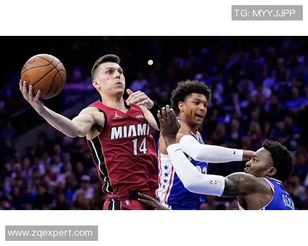 帕德博恩迎战利华古逊力争主场胜利展现球队实力与斗志